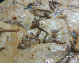 Foto del paso 2 de la receta: Filetes de pollo con setas, miel y mostaza 