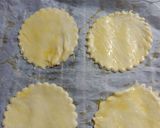 Foto del paso 2 de la receta: Pastelitos de moras con mousse de chocolate blanco y vainilla.