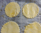 Foto del paso 2 de la receta: Pastelitos de moras con mousse de chocolate blanco y vainilla.