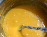 Foto del paso 3 de la receta: Tartaleta de crema de yema y vainilla ,con azucar quemada y fruta confitada.