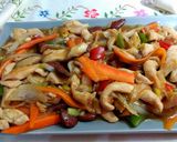 Foto del paso 4 de la receta: Filetes de pollo con verdura salteada en salsa de ostras