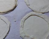 Foto del paso 1 de la receta: Tartaleta de crema de yema y vainilla ,con azucar quemada y fruta confitada.