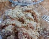 Foto del paso 2 de la receta: Delicias de pollo con rebozado crujiente , patatas y cherry.