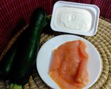 Foto del paso 1 de la receta: Rollitos de calabacín con queso de untar y salmón