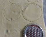 Foto del paso 1 de la receta: Pastelitos de moras con mousse de chocolate blanco y vainilla.
