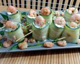 Foto del paso 3 de la receta: Rollitos de pepino rellenos, de atún y gambas