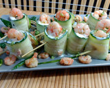 Foto del paso 3 de la receta: Rollitos de pepino rellenos, de atún y gambas