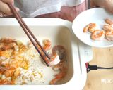 A picture of step 5 of Scrambled Eggs & Shrimp Over Rice.