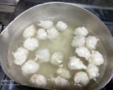 Foto langkah ke 2 dari resep Sop bakso ayam.
