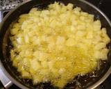 Foto del paso 1 de la receta Tortilla de patatas clásica con cebolla