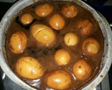 Foto langkah ke 2 dari resep telor kecap .