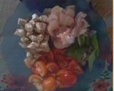 Foto langkah ke 1 dari resep Tumis Asem Ayam Tomat.