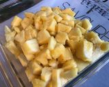 Une image de l'étape 3 de Salade d'ananas mariné aux fruits confits.