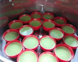 Foto langkah ke 3 dari resep Kue Lumpang Pandan.