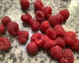 Une image de l'étape 2 de Cerises 🍒farandole 🍑🧅 fruits de saison 🍓🍐🍃.