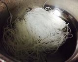 Hình bước làm 1 của món Miến lươn trộn
