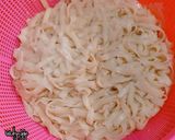Foto langkah ke 2 dari resep Kwetiau Goreng Bumbu Iris.