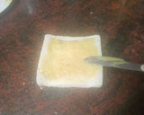 Foto del paso 2 de la receta: Flautas de pan de molde rellenas de salchichas, queso y bacon con puré de papas