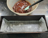 Foto del paso 3 de la receta: Budín de algarroba, nueces y chips de chocolate sin tacc