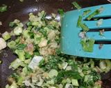 Foto langkah ke 5 dari resep Pangsit Tumis.