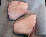 Foto del paso 1 de la receta: Codillo al vino y patatas con sobrasada mallorquina