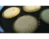 Foto langkah ke 4 dari resep martabak manis mini.