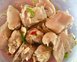 Hình bước làm 1 của món Chân giò heo hầm rau củ (cà rốt, khoai tây, bắp cải)