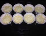 Foto langkah ke 3 dari resep Mini Egg Cakes .