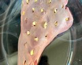 Une image de l'étape 1 de Gigot d’agneau à l’ail, miel, moutarde et muscat.