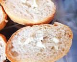 Une image de l'étape 1 de Toasts crème de camembert ail et Tomates confites 🍅.