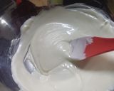 Foto del paso 1 de la receta: Bombones de chocolate negro y blanco rellenos de cookies y coco rallado receta casera