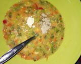 Foto langkah ke 3 dari resep Telur Dadar Sayur Ala 'EK'.