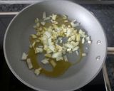 Foto del paso 1 de la receta: Arroz con salchichas