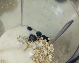 A picture of step 2 of Banana oatmeal smoothie.
