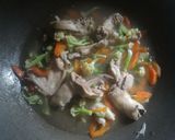 Foto langkah ke 2 dari resep ayam sayur .