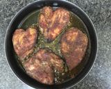 صورة لخطوة 4 من وصفة صدور الدجاج المشوية بالصلصة والزبدة 🍗🥫