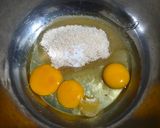 Foto langkah ke 1 dari resep Bolu Kukus Merah Putih.