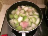 Canh giò heo bí đao