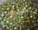 A picture of step 4 of Masale dar bhindi.
