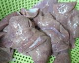 Hình bước làm 1 của món Bắp cải tím xào gan heo