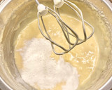Foto del paso 3 de la receta: Plum cake con manzanas y frutas confitadas