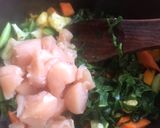 Foto del paso 1 de la receta: “Come y calla” de Vianca 😋 con verduras y pollo