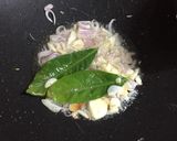 Foto langkah ke 1 dari resep Sayur Sawi Putih pakai Bakso dan Telur.