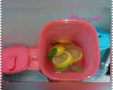 Foto langkah ke 3 dari resep Inflused water lemon mint.