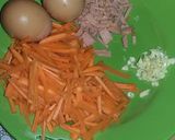 Foto langkah ke 2 dari resep Orak-arik Telur Sosis Super Irit.