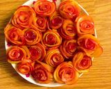 Hình bước làm 11 của món Rose Apple Pie: Bánh táo hoa hồng