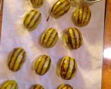 Hình bước làm 13 của món Bánh trung thu ngàn lớp dưa hấu (Watermelon Shaped Pastry Moon Cake)