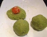 Hình bước làm 2 của món Shanghai Moon Cakes( Bánh trung thu Thượng Hải)