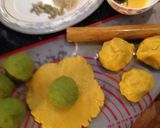 Hình bước làm 3 của món Shanghai Moon Cakes( Bánh trung thu Thượng Hải)