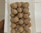 Foto langkah ke 1 dari resep Swedish Meatball with Mash Potato and Frozen Vegie.